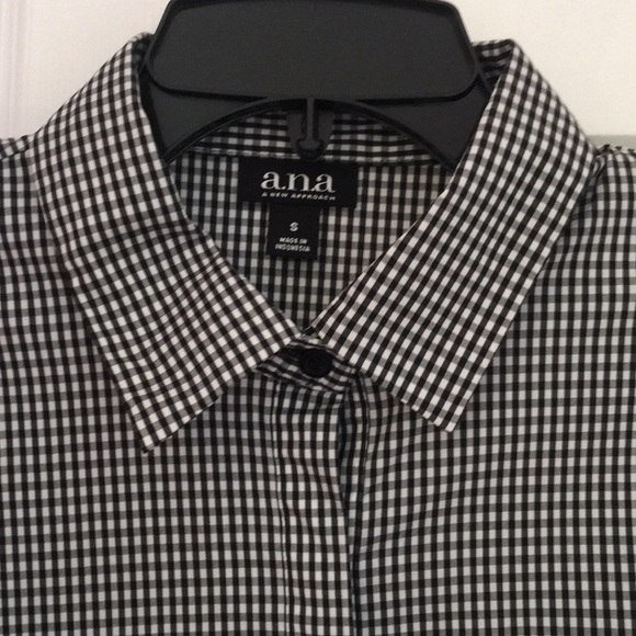 Gingham Print Ruffle Sleeve Button Up - Picture 3 of 9